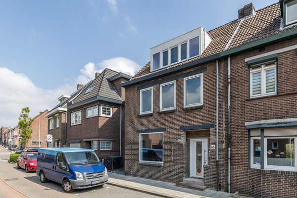 Foto - Te koop: Verrassend ruime geheel gemoderniseerde (2025-2026) halfvrijstaande woning uit 1936 nabij centrum Hoensbroek
